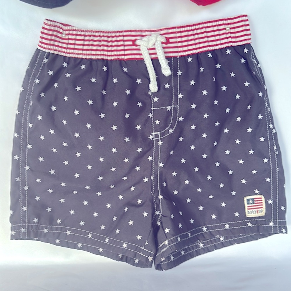 VINTAGE 2002 SET OF 2 BABYGAP PATRIOTIC SWIMSUIT TRUNKS 12-18 MONTHS - LIKE NEW! - Picture 4 of 13